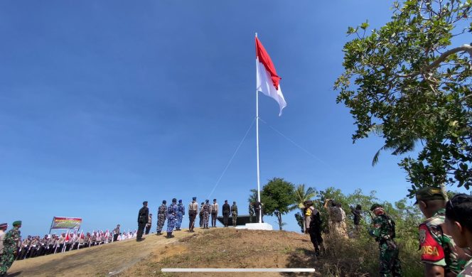 
					Tingkatkan Jiwa Nasionalisme dan Patriotisme, Polres Ende Kibarkan Bendera Merah Putih di Puncak Bukit Kezimara