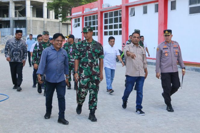 
					Foto: Pj Walikota Sabang bersama pejabat Forkopimda melakukan peninjauan persiapan venue PON XXI Aceh-Sumut 2024.