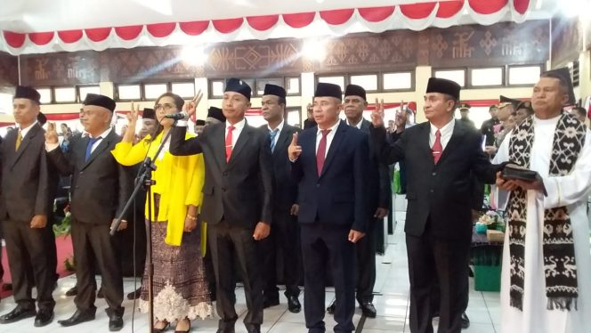 
					30 Anggota DPRD Kabupaten Ende Terpilih Diambil Sumpah/Janji