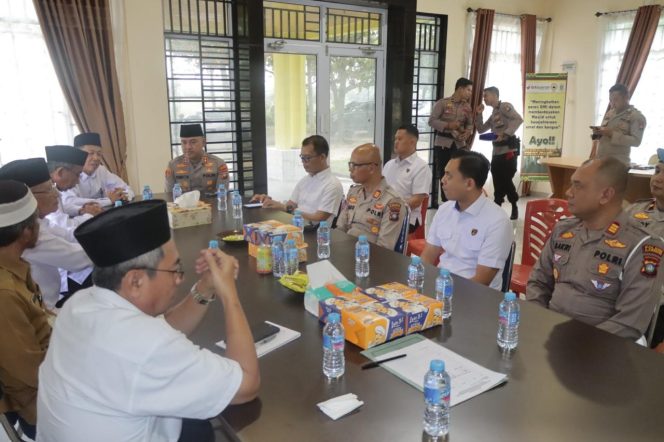 
					Pererat Silaturahmi, Kapolres Karimun Bersama PJU Polres Karimun Kunjungi 3 Kantor di Karimun