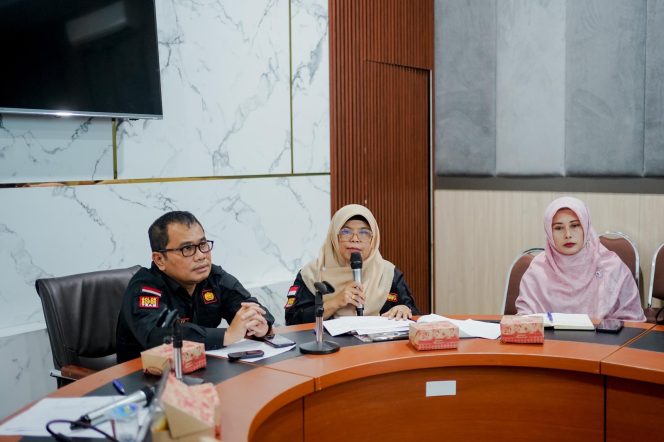 
					Ir. Desmalia Ramadhanur, (Tengah) Kepala Bappelitbang Kabupaten Solok, Kamis (22/08/2024) 