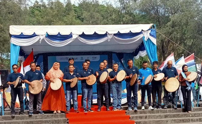 
					Foto: Pj Walikota Sabang bersama Kapok Sahli Kodam IM dan pejabat Forkopimda serta Ketua DPRK Sabang menabuh Rapai tanda dibukanya Aceh Internasional Orienteering.