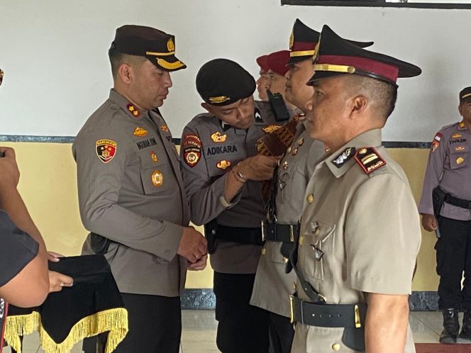 
					Kasat Lantas dan Kasat Reskrim Polres Ende Diserah Terimakan, Simak Penekanan Kapolres Ende