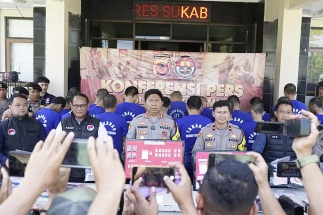
					Polisi Tangkap Pengedar Narkoba Modus Nyamar jadi Tenaga Medis