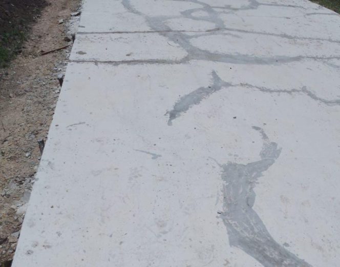 
					Diduga Proyek Peningkatan Jalan Lingkungan Rabat Beton Dikerjakan Asal-Asalan