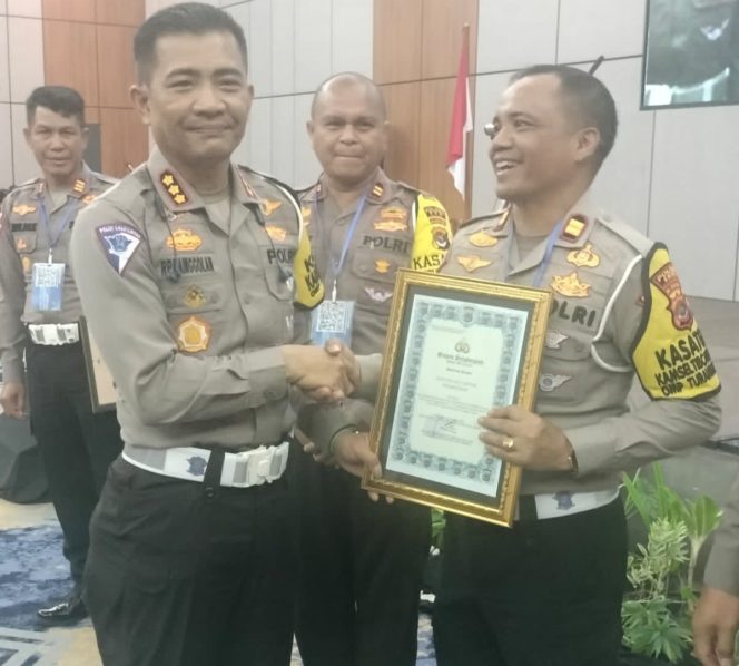 
					Satlantas Polres Ende Raih 2 Kategori Penghargaan pada Rakernis Fungsi Lantas di Kupang