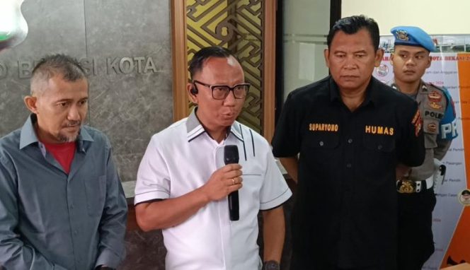 
					Polri Jelaskan Kronologi Diduga Awal Mula Remaja Melompat ke Kali Bekasi