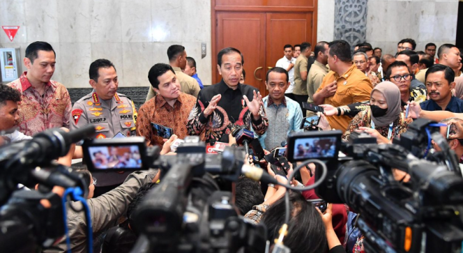 
					Ket foto: Presiden Joko Widodo menyampaikan keterangannya kepada awak media usai peresmian pembukaan 10th Indonesia International Geothermal Convention and Exhibition (IIGCE) Tahun 2024 di Jakarta Convention Center (JCC), Jakarta, pada Rabu, 18 September 2024. Foto: BPMI Setpres/Vico.