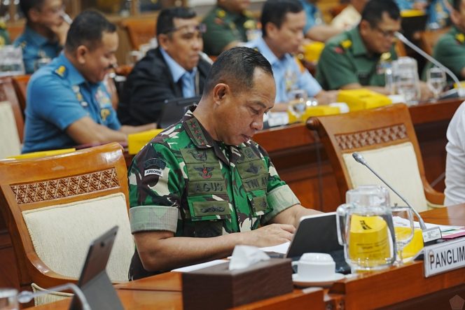 
					Ket foto: Panglima TNI Jenderal TNI Agus Subiyanto.