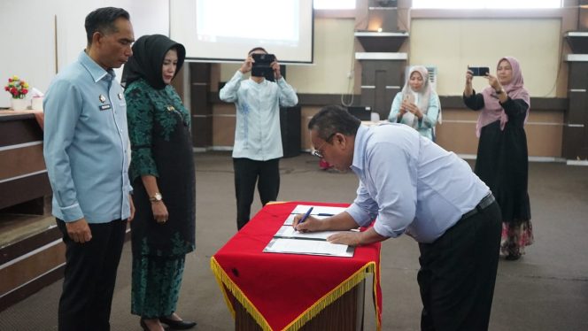 
					Deklarasi Open Defecation Free (ODF) Pemkab Solok