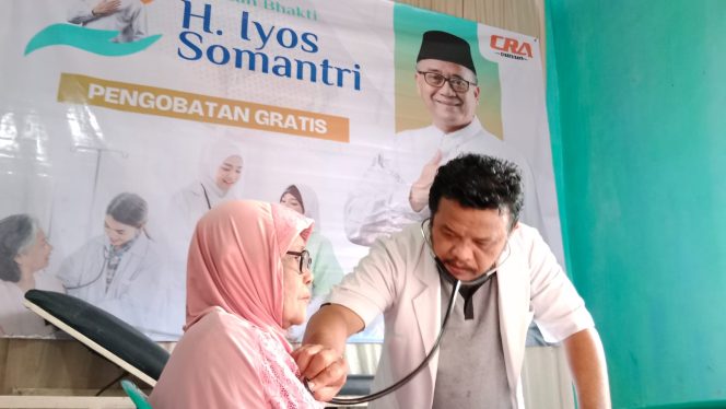 
					H. Iyos Somantri Disambut Sumringah Warga Nagrak,  Acara Pengobatan Gratis Yayasan Bhakti