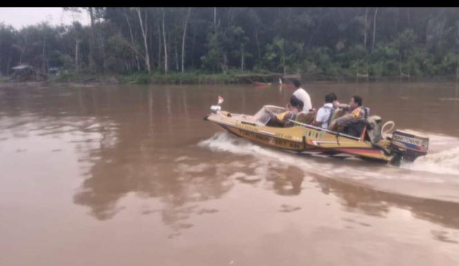 
					Kapolres Sintang Pimpin Patroli Perairan Sungai Melawi dan Sungai Kapuas