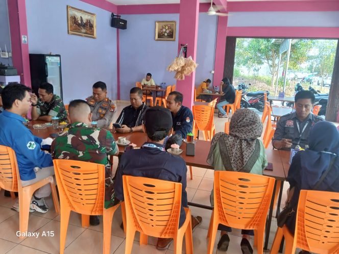 
					Persiapan Gudang Logistik Pilkada 2024 Sudah Memenuhi Standar, Kapolsek Tebing Siap Dalam Pengamanan