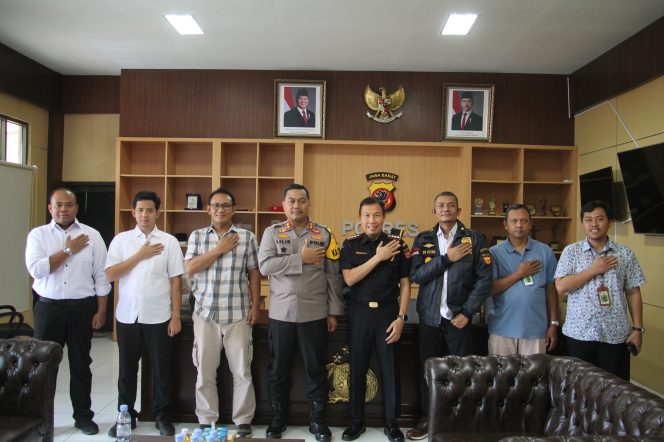 
					Kapolres Purwakarta Terima Kunjungan Silaturahmi Kepala Kantor Bea dan Cukai Purwakarta