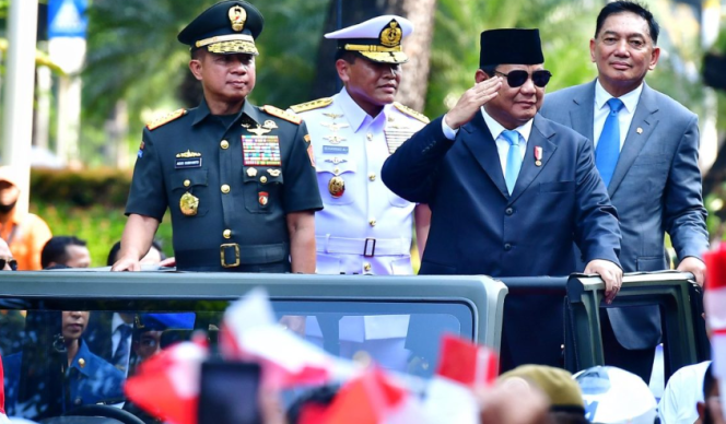 
					Ket photo: Presiden Prabowo Subianto menghadiri upacara penerimaan dan penyerahan memorandum dalam rangka serah terima jabatan Menteri Pertahanan Republik Indonesia (RI) di Kementerian Pertahanan, Jakarta, pada Selasa, 22 Oktober 2024. Foto: BPMI Setpres/Vico.