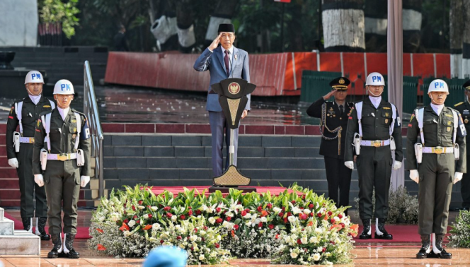 
					Ket foto: Presiden Joko Widodo bertindak selaku inspektur upacara pada peringatan Hari Kesaktian Pancasila Tahun 2024 yang dipusatkan di Monumen Pancasila Sakti, Lubang Buaya, Jakarta, pada Selasa, 1 Oktober 2024. Foto: BPMI Setpres/Rusman.