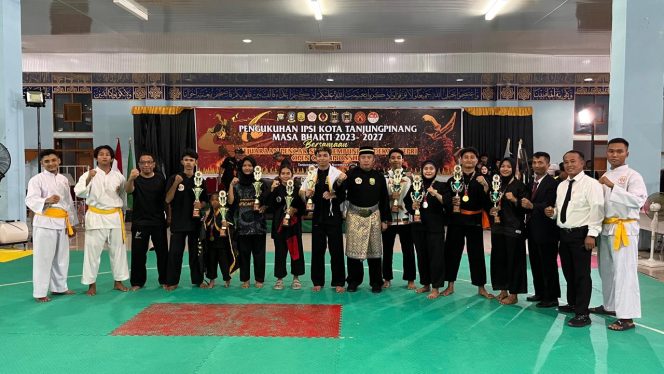 
					Polda Kepri Raih Juara 1 Umum Kejuaraan Pencak Silat Tembuni Pendekar Open Championship 2024
