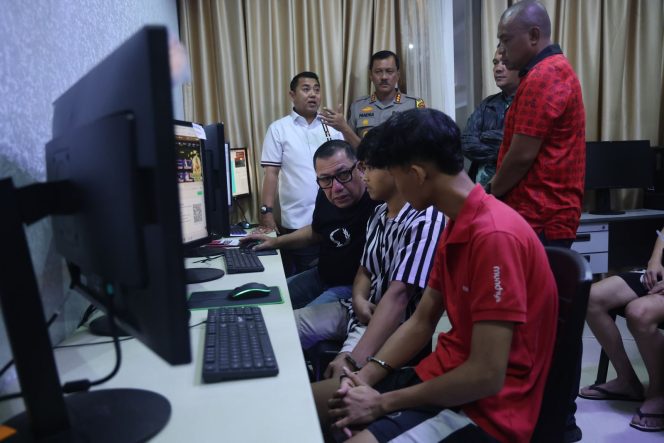 
					Polda Kepri Berantas Sindikat Judol, 11 Tersangka Diamankan di Apertemen Kota Batam