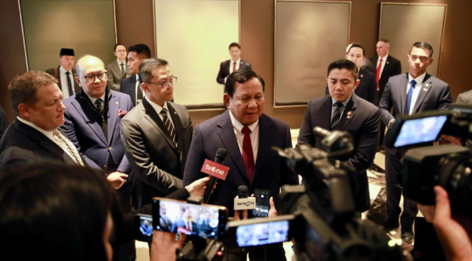 
					Ket foto: Presiden Prabowo Subianto menyampaikan keterangannya kepada awak media usai pertemuannya dengan Menteri Pertahanan Amerika Serikat, Lloyd Austin pada Rabu, 13 November 2024 di Washington DC, Amerika Serikat. Foto: BPMI Setpres/Aldoni.