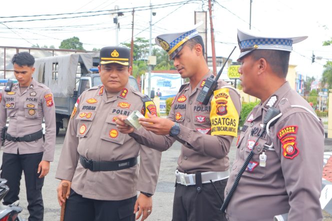 
					Satlantas Polres Sintang Tindak Aksi Balap Liar, Kapolres Perintahkan Sanksi Tegas Pengendara yang Terlibat