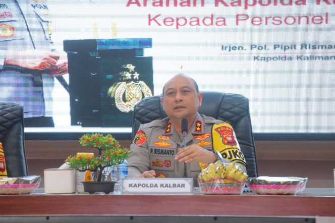 
					Kunjungan Kerja di Polres Sintang, Kapolda Kalbar Berikan Penekanan Kepada Personel