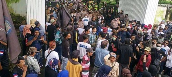 
					Demo Jilid 2 Ormas Diaga Muda Indonesia  Adakan Aksi Besar-Besaran