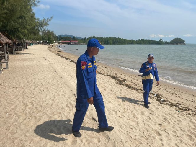 
					Satpolairud Polres Karimun Bersama Inkait Laksanakan Himbauan Kepada Pengunjung Pantai Ketam