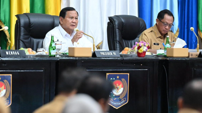 
					Ket photo: Presiden Prabowo Subianto menghadiri Rapat Koordinasi Pengendalian Inflasi Tahun 2024 di Sasana Bhakti Praja, Kementerian Dalam Negeri, Jakarta, pada Senin, 9 Desember 2024. Foto: BPMI Setpres/Kris.