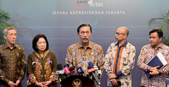 
					Ket photo: Presiden Prabowo Subianto menerima Dewan Ekonomi Nasional (DEN) di Istana Merdeka, Jakarta, pada Kamis, 5 Desember 2024. Foto: BPMI Setpres/Rusman.