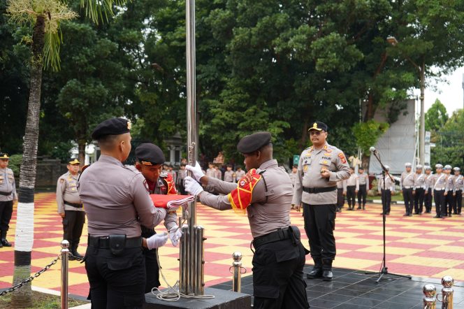 
					Kapolres Purwakarta Pimpin Upacara Hari Kesadaran Nasional