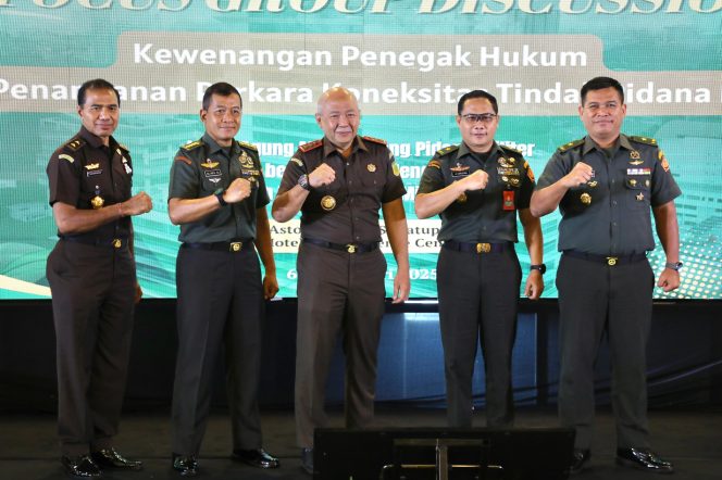
					Jaksa Agung Tekankan Pentingnya Sinergi Penegak Hukum dalam Penanganan Perkara Koneksitas Tindak Pidana Korups