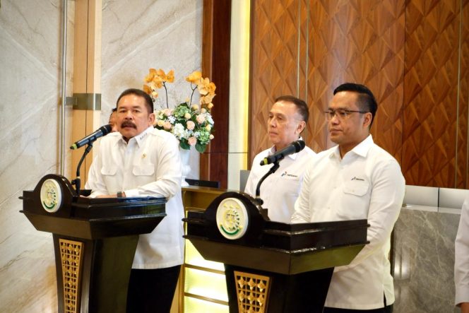 
					Kejaksaan Agung Berkolaborasi dengan PT Pertamina (Persero) dalam Rangka Bersih-Bersih BUMN