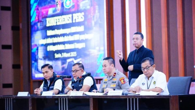 
					Polri Bongkar Penyelewengan Solar Subsidi di Kolaka, 4 Orang Diperiksa