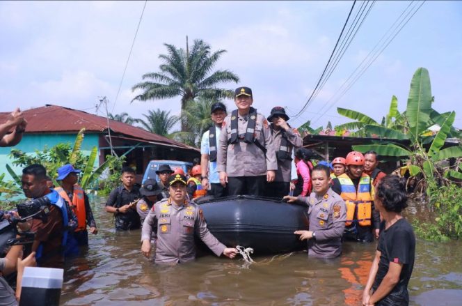 
					6 Kecamatan di Pekanbaru Terendam Kebanjiran Akibat Sungai Terdalam di Indonesia Meluap