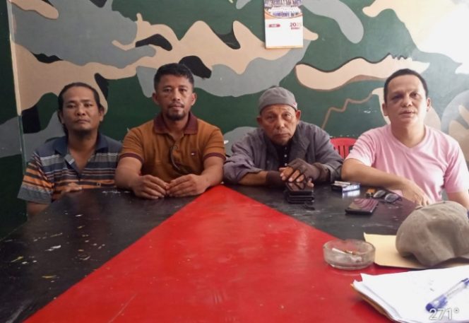 
					Anggota DPC GRIB Jaya Pekanbaru Dikeroyok Sekitar 30 Orang Di Desa Sako Marga Sari