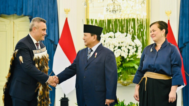 
					Ket photo: Presiden Republik Indonesia, Prabowo Subianto, menerima surat kepercayaan dari delapan Duta Besar Luar Biasa dan Berkuasa Penuh (LBBP) negara-negara sahabat di Istana Merdeka, Jakarta, pada Selasa, 6 Mei 2025. Foto: BPMI Setpres/Laily Rachev.