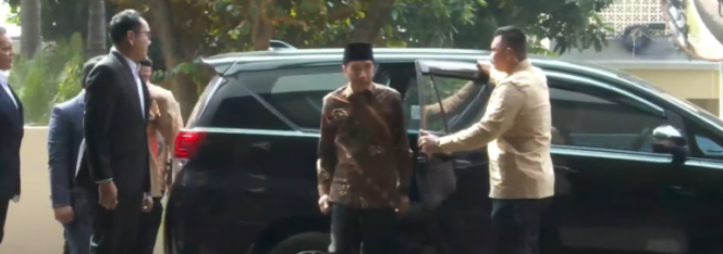 
					Jokowi Tiba Bareskrim, Akan Diperiksa Sebagai Terlapor Ijazah Palsu