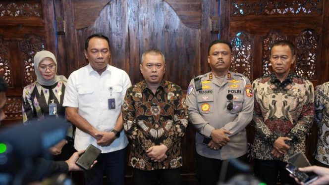 
					Menhub dan Korlantas Sepakati Strategi Hukum dan Sosialisasi untuk Wujudkan Indonesia Bebas Kendaraan ODOL