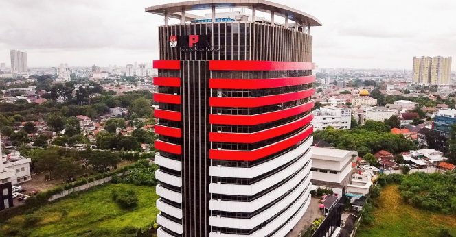 
					KPK Tetap Berwenang Menangani Tindak Pidana Korupsi di BUMN