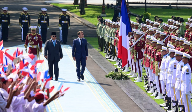 
					Ket photo: Presiden Republik Indonesia, Prabowo Subianto secara resmi menyambut Presiden Republik Prancis Emmanuel Macron dalam pertemuan bilateral di Istana Merdeka, Jakarta, pada Rabu, 28 Mei 2025. Foto: BPMI Setpres/Muchlis Jr.