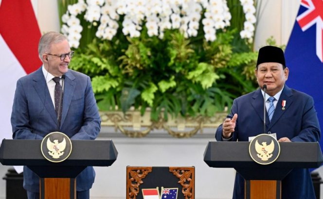
					Ket photo: Presiden Republik Indonesia, Prabowo Subianto, bersama Perdana Menteri Australia, Anthony Albanese, menyampaikan keterangan pers bersama usai menggelar serangkaian pertemuan bilateral di Istana Merdeka, Jakarta, pada Kamis, 15 Mei 2025. Foto: BPMI Setpres/Cahyo.