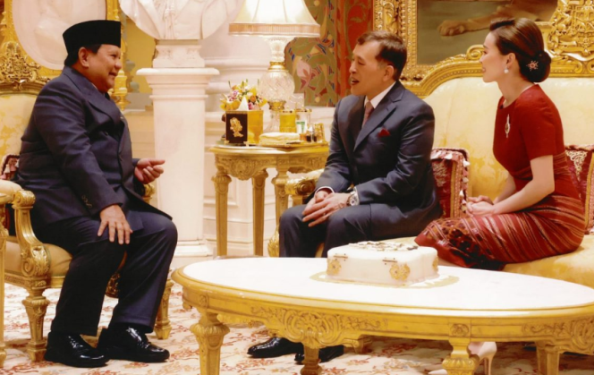 
					Ket photo: Presiden Republik Indonesia, Prabowo Subianto melakukan audiensi bersama Raja Thailand, Yang Mulia Maha Vajiralongkorn dan Ratu Thailand, Suthida Bajrasudhabimalalakshana, pada Senin pagi, 19 Mei 2025. Foto: BPMI Setpres/Media Ofisial Istana Kerajaan Thailand.