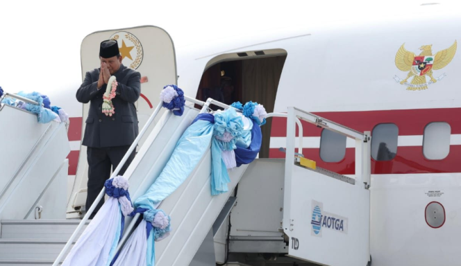 
					Ket photo: Presiden Republik Indonesia, Prabowo Subianto, bertolak kembali menuju Tanah Air, pada Senin, 19 Mei 2025, usai kunjungan resmi selama tiga hari di Bangkok, Thailand. Foto: BPMI Setpres.