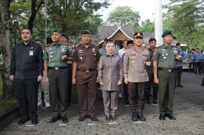 
					Kapolres Purwakarta Hadiri Upacara Peringatan Hari Jadi Purwakarta