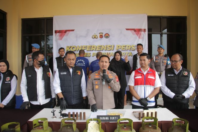
					Polres Purwakarta Tangkap Tiga Pengoplos Gas Bersubsidi