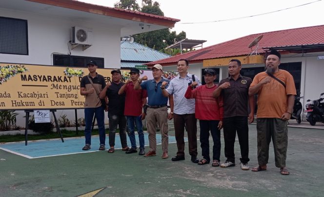 
					Dukung Penuntasan Tipikor, Tokoh Masyarakat Desa Perayun Silaturahmi ke Kacabjari Tanjung Batu