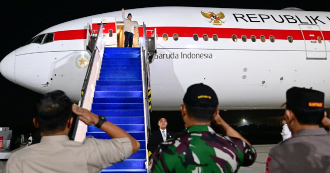 
					Ket foto: Presiden Republik Indonesia, Prabowo Subianto, bertolak ke New York, Amerika Serikat dari Pangkalan TNI AU Halim Perdanakusuma, Jakarta, pada Jumat malam, 19 September 2025. Foto: BPMI Setpres/Muchlis Jr.