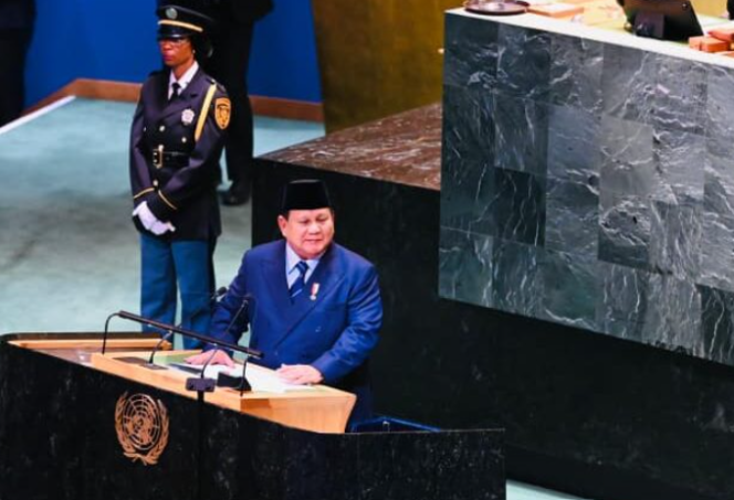 
					Ket foto: Presiden Prabowo Subianto menyampaikan pidatonya pada Sidang Majelis Umum ke-80 Perserikatan Bangsa-Bangsa (PBB) di New York, Amerika Serikat, pada Selasa, 23 September 2025. Foto: BPMI Setpres/Laily Rachev.