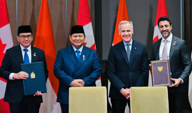 
					Ket foto: Presiden Republik Indonesia, Prabowo Subianto dan Perdana Menteri Kanada Mark Carney menyaksikan upacara penandatanganan Nota Kesepahaman antara Indonesia dan Kanada yang berlangsung di West Block, Parliament Hill, Ottawa, pada Rabu, 24 September 2025. Foto: BPMI Setpres/Laily Rachev
Dipublikasikan pada Kamis, 25 September 2025 07:21 WIB.