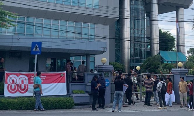 
					AMMRB Gelar Aksi Demo Didepan Kantor PT PEG Tuntut Satgas PKH Sita Lahan Yang Di Gunakan PT AA